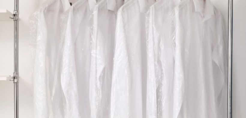 Bí quyết giặt áo sơ mi trắng sáng như mới của tiệm giặt là
